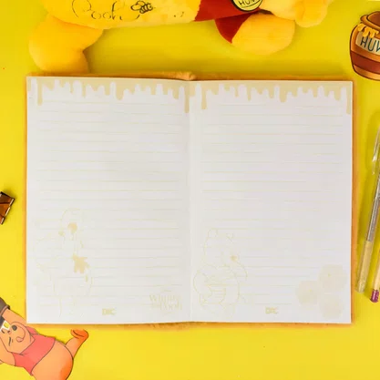 Kit Pooh Pelúcia Caderno e Organizador DAC