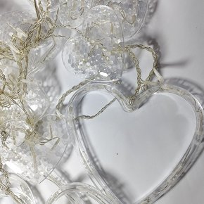 Enfeite Pisca Cascata 138 LEDs Corações Branco 2,5 M Global